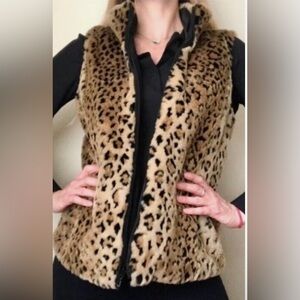 Kristen Blake Leopard Print Faux Fur Vest size medium